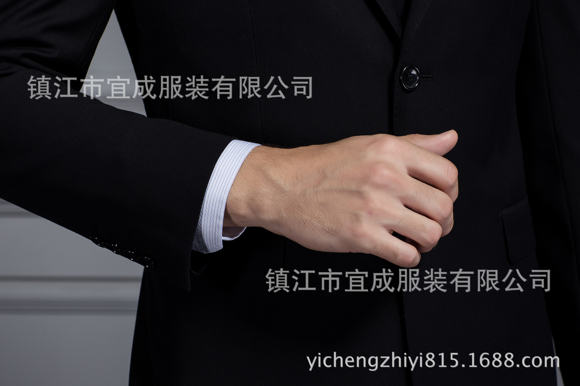天津黑色商務(wù)休閑修身男士西服套裝