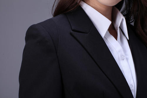 廣東企業(yè)在選擇工作服的時(shí)候應(yīng)該如何挑選                                                                                         
